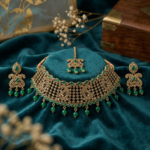 Kundan-Style Choker, Earrings, and Maang Tikka